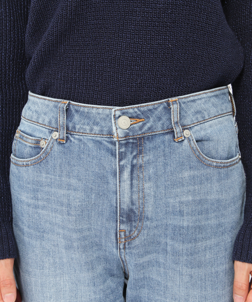 LAKOLE（ラコレ）の「マムフィットハイライズUSEDウォッシュデニム / LAKOLE（デニムパンツ・レディース・ライトブルー・23inch/24inch/25inch）」の11枚目の写真