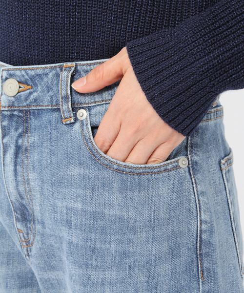 LAKOLE（ラコレ）の「マムフィットハイライズUSEDウォッシュデニム / LAKOLE（デニムパンツ・レディース・ライトブルー・23inch/24inch/25inch）」の12枚目の写真