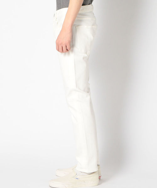 SHIPS（シップス）の「RED CARD×SHIPS: 別注 ジャストレングス ストレッチ スリムテーパード ホワイトデニム RHYTHM（デニムパンツ・メンズ・オフホワイト・30/31/32/34/29/33）」の2枚目の写真