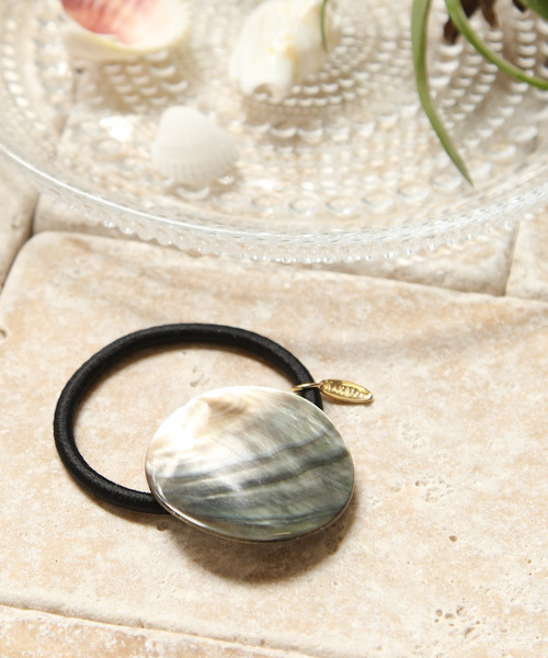 BAYFLOW(ベイフロー)の「シェルポニー(ヘアゴム・レディース・イエロー/ブラウン・FREE)」の2枚目の写真