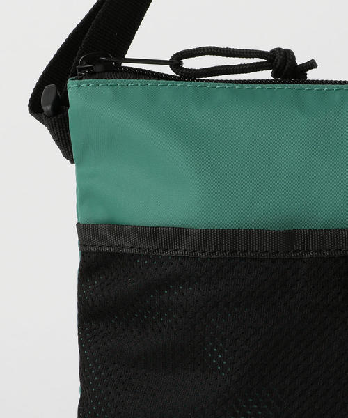 Gramicci（グラミチ）の「Gramicci(グラミチ)別注ナイロンサコッシュバッグ（ショルダーバッグ・メンズ・ターコイズブルー/ブラック・FREE）」の6枚目の写真