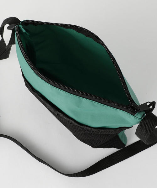 Gramicci（グラミチ）の「Gramicci(グラミチ)別注ナイロンサコッシュバッグ（ショルダーバッグ・メンズ・ターコイズブルー/ブラック・FREE）」の9枚目の写真