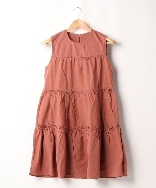 KOBE LETTUCE（コウベレタス）の「[トップスorチュニック]丈ティアードノースリーブブラウス（チュニック・レディース・ブラック/パープル/オフホワイト/カーキ/イエロー/ホワイト系その他/ブラック系その他/ベージュ系その他/グリーン系その他/ブルー系その他/パープル系その他/イエロー系その他/ベージュ系その他2/ブルー系その他2/ピンク系その他/ピンク系その他2・FREE）」の15枚目の写真