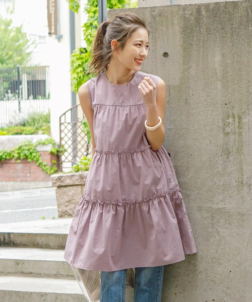 KOBE LETTUCE（コウベレタス）の「[トップスorチュニック]丈ティアードノースリーブブラウス（チュニック・レディース・ブラック/パープル/オフホワイト/カーキ/イエロー/ホワイト系その他/ブラック系その他/ベージュ系その他/グリーン系その他/ブルー系その他/パープル系その他/イエロー系その他/ベージュ系その他2/ブルー系その他2/ピンク系その他/ピンク系その他2・FREE）」の11枚目の写真