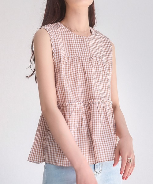 KOBE LETTUCE（コウベレタス）の「[トップスorチュニック]丈ティアードノースリーブブラウス（チュニック・レディース・ブラック/パープル/オフホワイト/カーキ/イエロー/ホワイト系その他/ブラック系その他/ベージュ系その他/グリーン系その他/ブルー系その他/パープル系その他/イエロー系その他/ベージュ系その他2/ブルー系その他2/ピンク系その他/ピンク系その他2・FREE）」の7枚目の写真