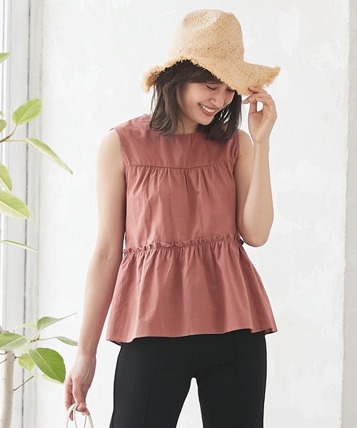 KOBE LETTUCE（コウベレタス）の「[トップスorチュニック]丈ティアードノースリーブブラウス（チュニック・レディース・ブラック/パープル/オフホワイト/カーキ/イエロー/ホワイト系その他/ブラック系その他/ベージュ系その他/グリーン系その他/ブルー系その他/パープル系その他/イエロー系その他/ベージュ系その他2/ブルー系その他2/ピンク系その他/ピンク系その他2・FREE）」の16枚目の写真