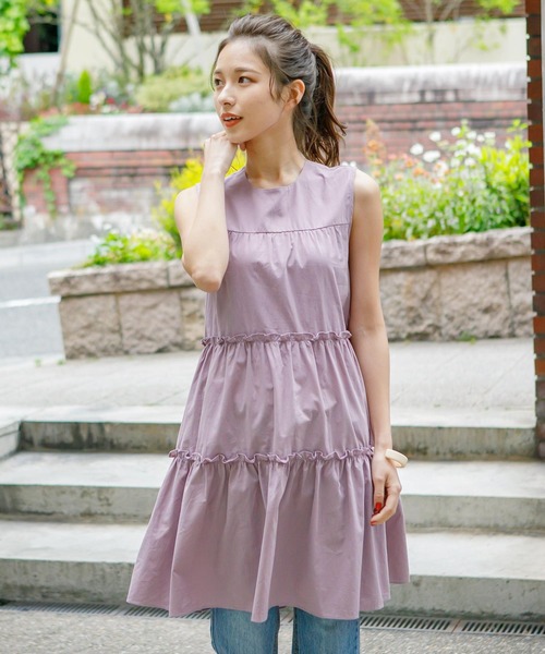 KOBE LETTUCE（コウベレタス）の「[トップスorチュニック]丈ティアードノースリーブブラウス（チュニック・レディース・ブラック/パープル/オフホワイト/カーキ/イエロー/ホワイト系その他/ブラック系その他/ベージュ系その他/グリーン系その他/ブルー系その他/パープル系その他/イエロー系その他/ベージュ系その他2/ブルー系その他2/ピンク系その他/ピンク系その他2・FREE）」の19枚目の写真