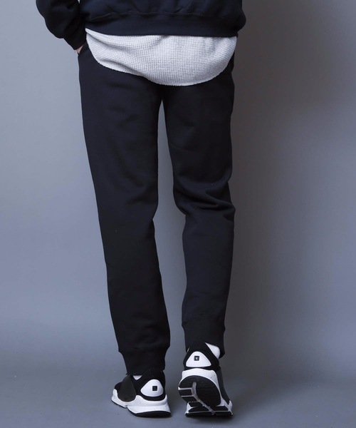 Champion(チャンピオン)の「【CHAMPION/チャンピオン】裏毛スクリプトロゴスウェットパンツ C3-Q203 テーパードシルエット ブランドロゴ(スウェットパンツ・メンズ・ブラック/グレー/チャコールグレー/ネイビー/ホワイト/ピンク/オフホワイト/オレンジ・LARGE/MEDIUM/X-LARGE/SMALL)」の13枚目の写真