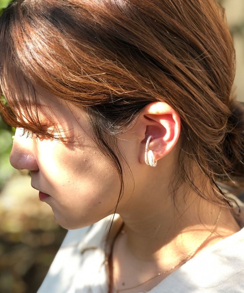 BROTHERHOOD（ブラザーフッド）の「【earyear】メタルWライン片耳イヤーカフ（イヤーカフ・レディース・シルバー/ゴールド/その他2/その他3/その他4/その他1/その他6/その他7/その他8/その他9/その他10/A/B/C/D/E/F/その他5/I/J/H/G・FREE）」の8枚目の写真