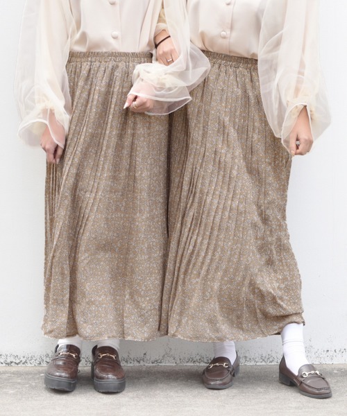 PairPair（ペアペア）の「花柄プリーツスカート（スカート・レディース・アイボリー/ブラック/ベージュ/ブルー・FREE）」の3枚目の写真