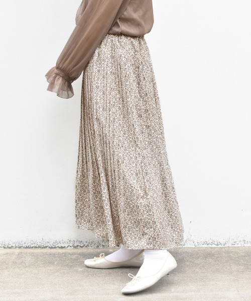 PairPair（ペアペア）の「花柄プリーツスカート（スカート・レディース・アイボリー/ブラック/ベージュ/ブルー・FREE）」の20枚目の写真