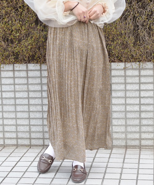 PairPair（ペアペア）の「花柄プリーツスカート（スカート・レディース・アイボリー/ブラック/ベージュ/ブルー・FREE）」の9枚目の写真