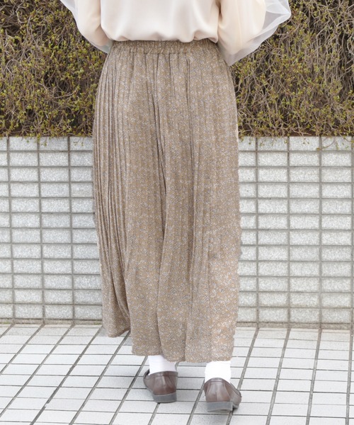 PairPair（ペアペア）の「花柄プリーツスカート（スカート・レディース・アイボリー/ブラック/ベージュ/ブルー・FREE）」の16枚目の写真