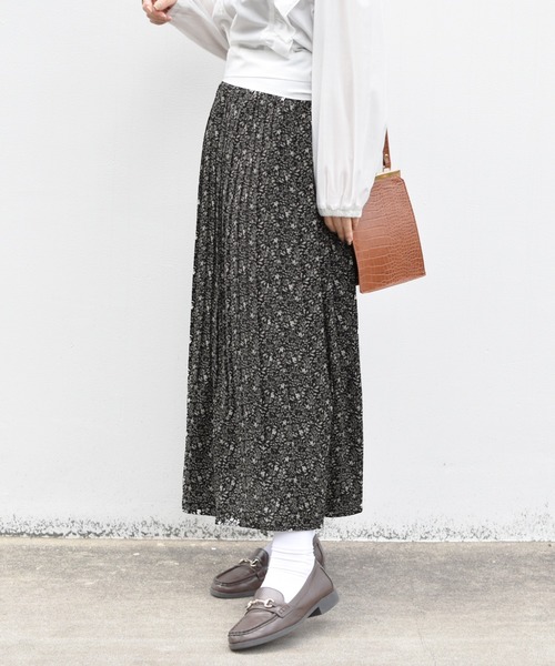 PairPair（ペアペア）の「花柄プリーツスカート（スカート・レディース・アイボリー/ブラック/ベージュ/ブルー・FREE）」の17枚目の写真