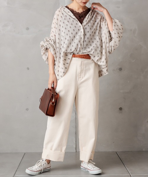 PUAL CE CIN(ピュアルセシン)の「小花ギャザーブラウス(シャツ/ブラウス・レディース・チャコールグレー/グレー/ライトベージュ・FREE)」の5枚目の写真