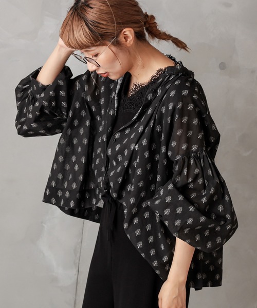 PUAL CE CIN(ピュアルセシン)の「小花ギャザーブラウス(シャツ/ブラウス・レディース・チャコールグレー/グレー/ライトベージュ・FREE)」の15枚目の写真