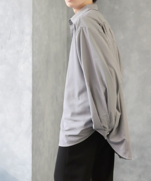 CREARE -LINO-（クレアーレリノ）の「オーバーサイズ ストライプ柄 長袖シャツ（シャツ/ブラウス・メンズ・ブラック/サックスブルー・FREE）」の3枚目の写真