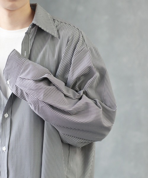 CREARE -LINO-（クレアーレリノ）の「オーバーサイズ ストライプ柄 長袖シャツ（シャツ/ブラウス・メンズ・ブラック/サックスブルー・FREE）」の8枚目の写真