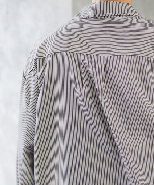 CREARE -LINO-（クレアーレリノ）の「オーバーサイズ ストライプ柄 長袖シャツ（シャツ/ブラウス・メンズ・ブラック/サックスブルー・FREE）」の10枚目の写真
