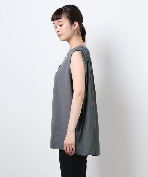 PICCIN(ピッチン)の「バック異素材ノースリーブ(Tシャツ/カットソー・レディース・チャコールグレー/ネイビー/アイボリー・M)」の13枚目の写真