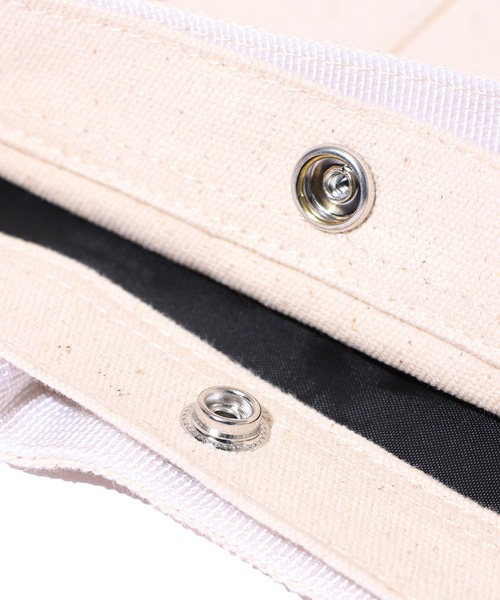 THRASHER（スラッシャー）の「THRASHER/スラッシャー Tote Shoulder S ショルダーバッグ キャンバスコットン ゴンズ（ショルダーバッグ・メンズ・ホワイト/ホワイト×レッド/ホワイト×ブラック/ホワイト×ブルー・ONE SIZE）」の20枚目の写真