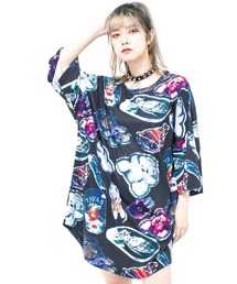 TRAVAS TOKYO（トラバス トウキョウ）の「『TRAVAS TOKYO/トラバス トーキョー』Acrylic art round hem big tee/アクリルキーホルダー総柄プリント半袖Tシャツ（Tシャツ/カットソー・メンズ）」