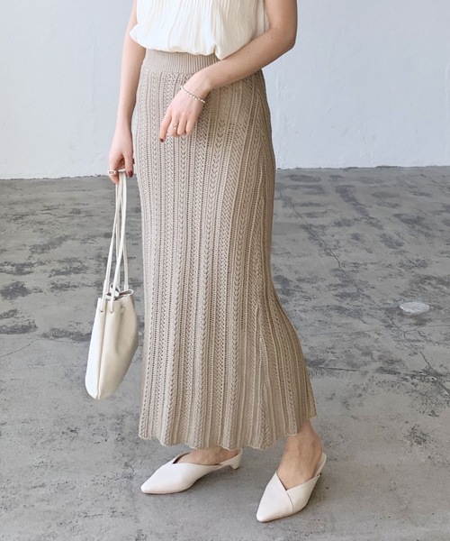 LIAN（リアン）の「透かし編みロングスカート（スカート・レディース・オフホワイト/ブルー/ブラック/イエロー/ベージュ・FREE）」の3枚目の写真