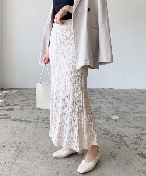 LIAN（リアン）の「透かし編みロングスカート（スカート・レディース・オフホワイト/ブルー/ブラック/イエロー/ベージュ・FREE）」の22枚目の写真
