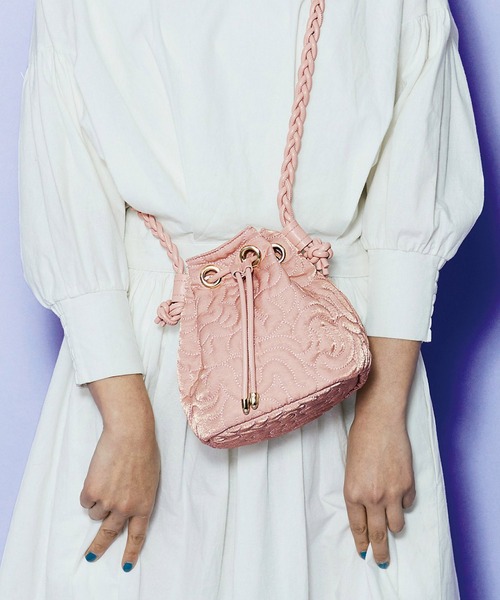 Kraso(クラソ)の「KAWAII COMPANY わたしのHAPPYをアップデートする フローラミニショルダーバッグ(ショルダーバッグ・レディース・ピンク・ONE SIZE)」の5枚目の写真