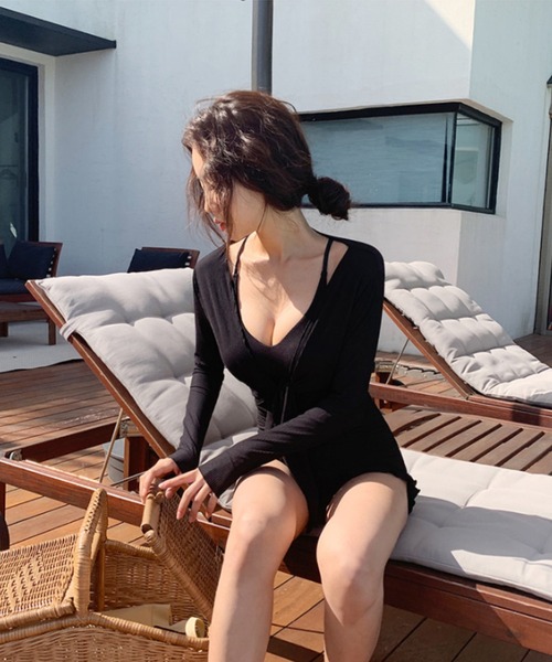 by muni:r（バイ ムニール）の「フリルムードのワンピース水着（水着・レディース・ブラック/グレー・FREE）」の3枚目の写真