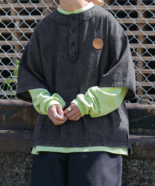 Perushu（ペルーシュ）の「レザーワッペンデニムベースボールシャツ（シャツ/ブラウス・メンズ・ブラック/サックスブルー・MEDIUM/LARGE）」の9枚目の写真