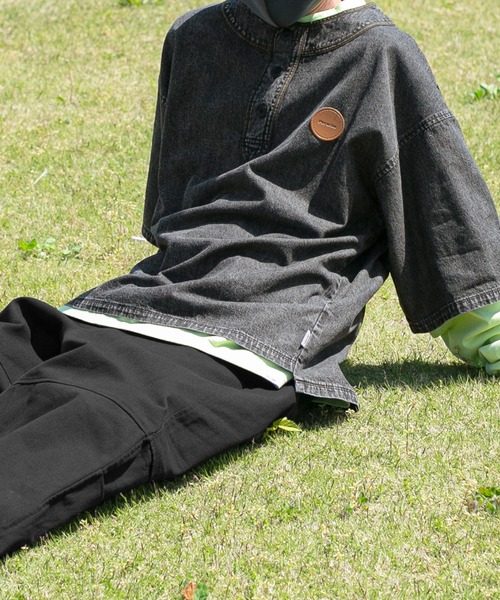 Perushu（ペルーシュ）の「レザーワッペンデニムベースボールシャツ（シャツ/ブラウス・メンズ・ブラック/サックスブルー・MEDIUM/LARGE）」の13枚目の写真