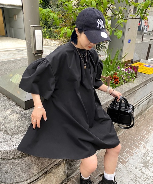 WHO'S WHO gallery(フーズフーギャラリー)の「セパレート半袖ワンピース(シャツワンピース・レディース・ブラック/オフホワイト・FREE)」の2枚目の写真