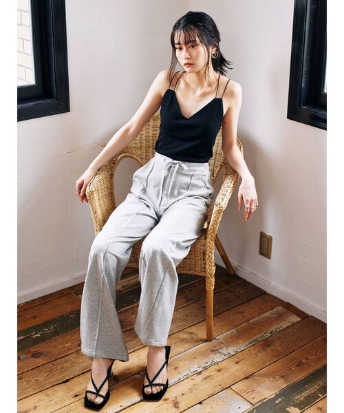 EVRIS（エヴリス）の「ダブルストラップカップインキャミ（キャミソール・レディース・ブラック/グリーン/アイボリー・FREE）」の7枚目の写真