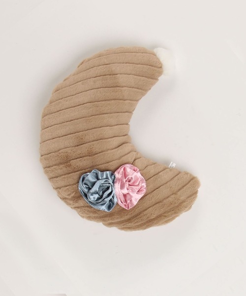 yururira(ユルリラ)の「お花モチーフ付きゆめかわクッション(クッション/クッションカバー・レディース・A/B/C/D/E/F/G/H/I/J/K/L/M/N/O・FREE)」の3枚目の写真