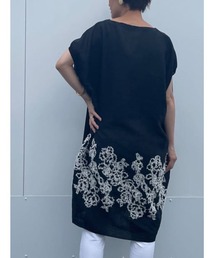 BEARDSLEY | 後ろ裾刺繍チュニック(ニット/セーター)