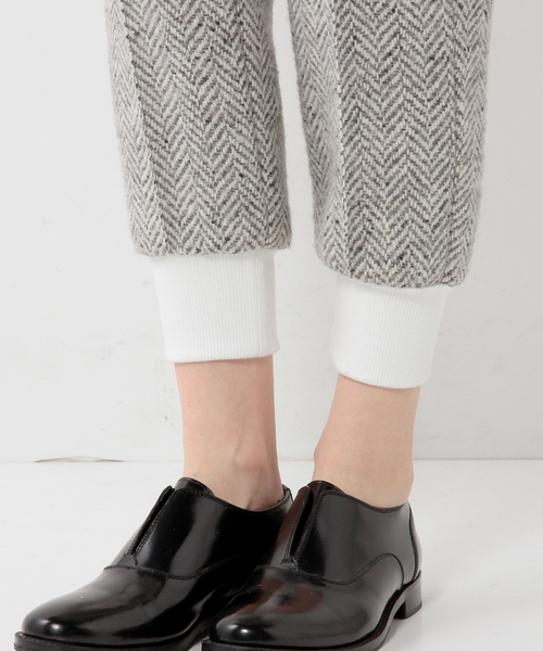 UNITED ARROWS（ユナイテッドアローズ）の「<VONDEL（ボンデル）>TWEED タックパンツ ◆（その他パンツ・レディース・ライトグレー/ダークグレー・フリー）」の7枚目の写真