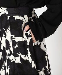 美品　ヴェルメイユパーイエナ　コットングログランフラワープリントスカート　白黒 美品 ヴェルメイユパーイエナ コットングログランフラワー