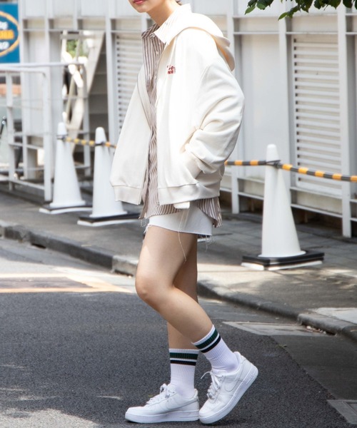 WEGO（ウィゴー）の「WEGO/ビッグシルエットジップパーカー（パーカー・レディース・ダークグリーン/ブルー/アイボリー/オートミール・FREE）」の19枚目の写真