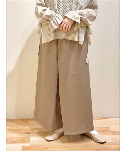 Samansa Mos2 blue(サマンサモスモスブルー)の「タックフレアパンツ(その他パンツ・レディース・ブラック/カーキ/ブラウン/ベージュ・フリ-)」の4枚目の写真