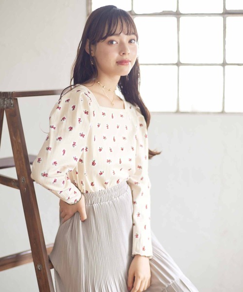 Hamble by Par Avion（ハンブルバイパラビオン）の「フラワーリブトップス（Tシャツ/カットソー・レディース・アイボリー/ブラック・ONESIZE）」の7枚目の写真