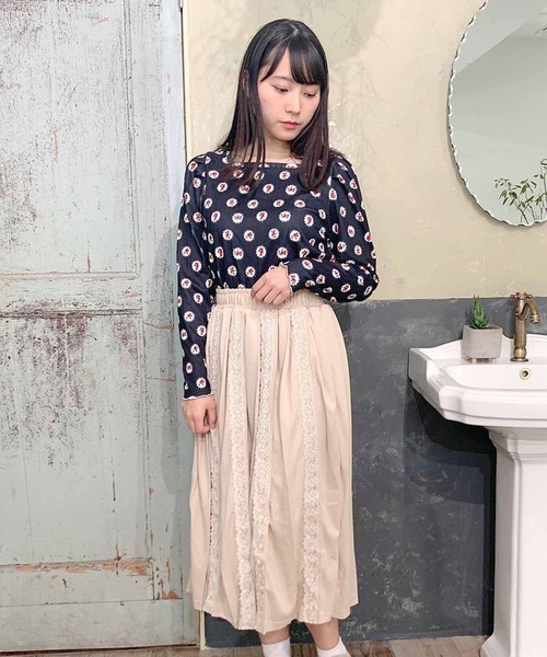 Hamble by Par Avion（ハンブルバイパラビオン）の「フラワーリブトップス（Tシャツ/カットソー・レディース・アイボリー/ブラック・ONESIZE）」の15枚目の写真