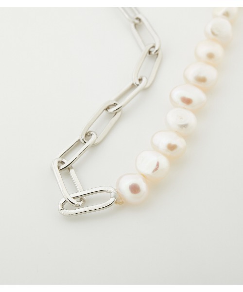 crie conforto（クリーコンフォルト）の「淡水パールマスクチェーン（ネックレス・レディース・ゴールド/シルバー・FREE）」の4枚目の写真