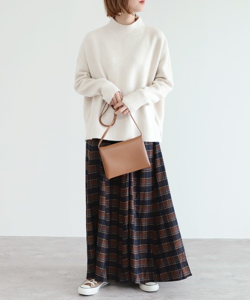 reca（レカ）の「ビッグシルエットタートルニットプルオーバー（ニット/セーター・レディース・オートミール/ベージュ/ブラック・M）」の21枚目の写真