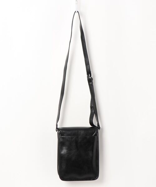 CPCM(シーピーシーエム)の「ベルト止ビンテージレザーバッグ(ショルダーバッグ・レディース・ブラック/アイボリー・FREE)」の13枚目の写真