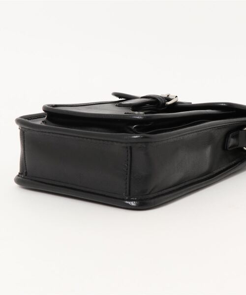 CPCM(シーピーシーエム)の「ベルト止ビンテージレザーバッグ(ショルダーバッグ・レディース・ブラック/アイボリー・FREE)」の14枚目の写真