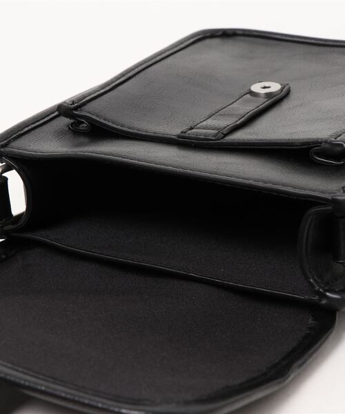 CPCM(シーピーシーエム)の「ベルト止ビンテージレザーバッグ(ショルダーバッグ・レディース・ブラック/アイボリー・FREE)」の15枚目の写真