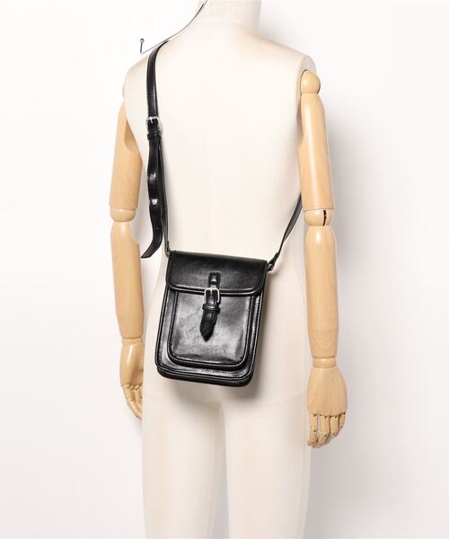 CPCM(シーピーシーエム)の「ベルト止ビンテージレザーバッグ(ショルダーバッグ・レディース・ブラック/アイボリー・FREE)」の16枚目の写真