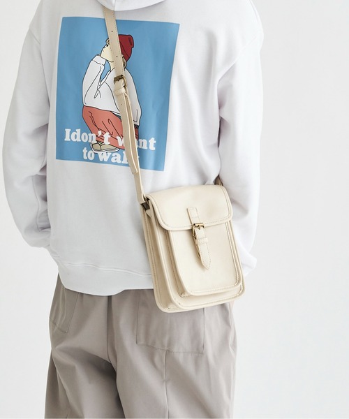 CPCM(シーピーシーエム)の「ベルト止ビンテージレザーバッグ(ショルダーバッグ・レディース・ブラック/アイボリー・FREE)」の6枚目の写真