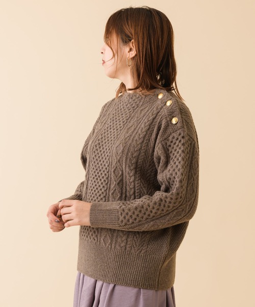 margaux(マルゴー)の「【KATHARINE ROSS】〇margaux/マルゴー 肩ボタンデザインケーブル編みニット(ニット/セーター・レディース・レッド/アイボリー/ライトブラウン・MEDIUM)」の17枚目の写真